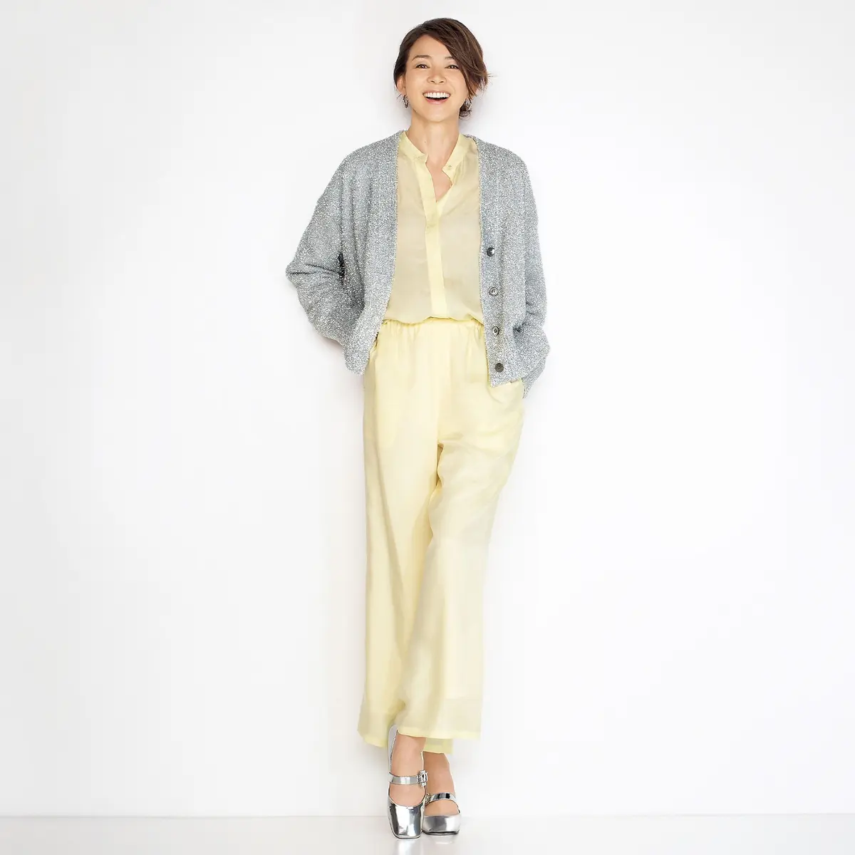 万能カーディガンや名品シューズ、最旬シルの画像_1