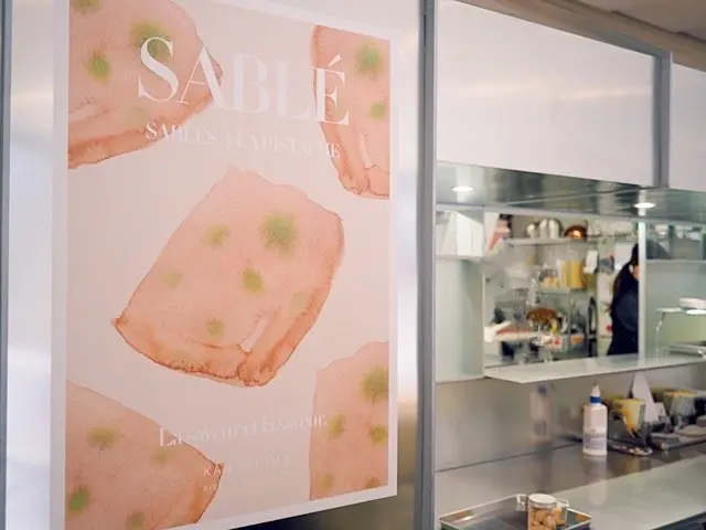 ゆるカジュアル白コーデでパティスリー川島の画像_8