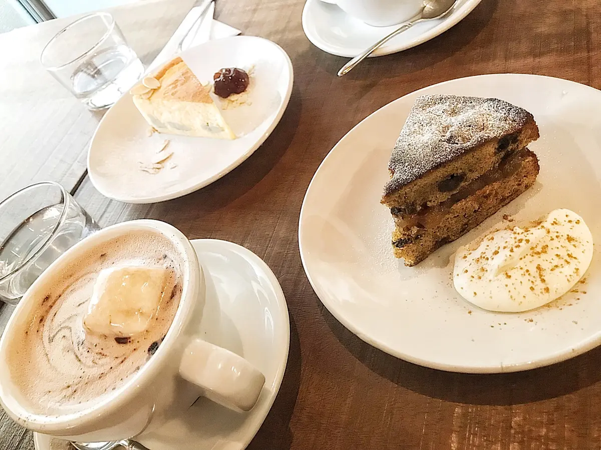 差し色ピンクコーデの画像_2