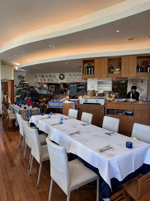 【北欧名作椅子と赤坂女子会】UNIQLOの画像_6