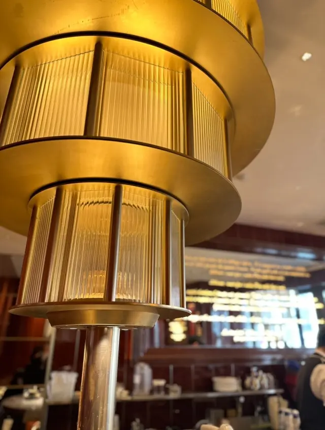 ネイビーのコートで新年初スイーツ。の画像_5