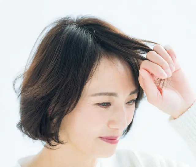 短い中央、長めのサイドでひし形フォルムに