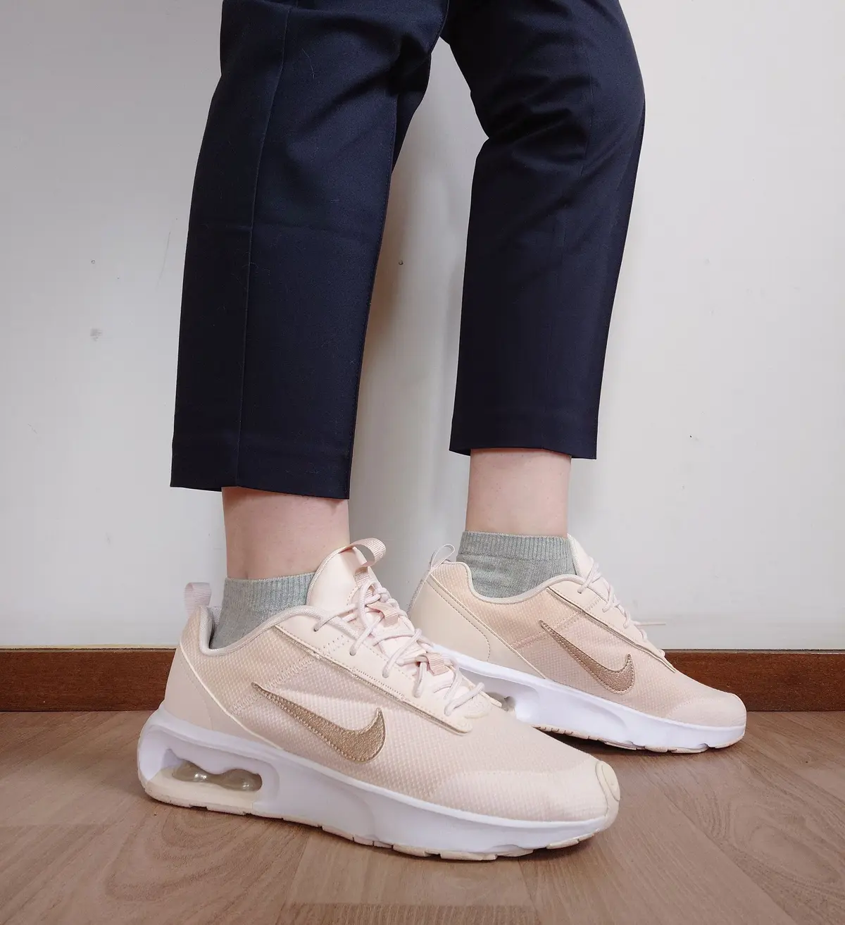 ナイキエアマックスピンク