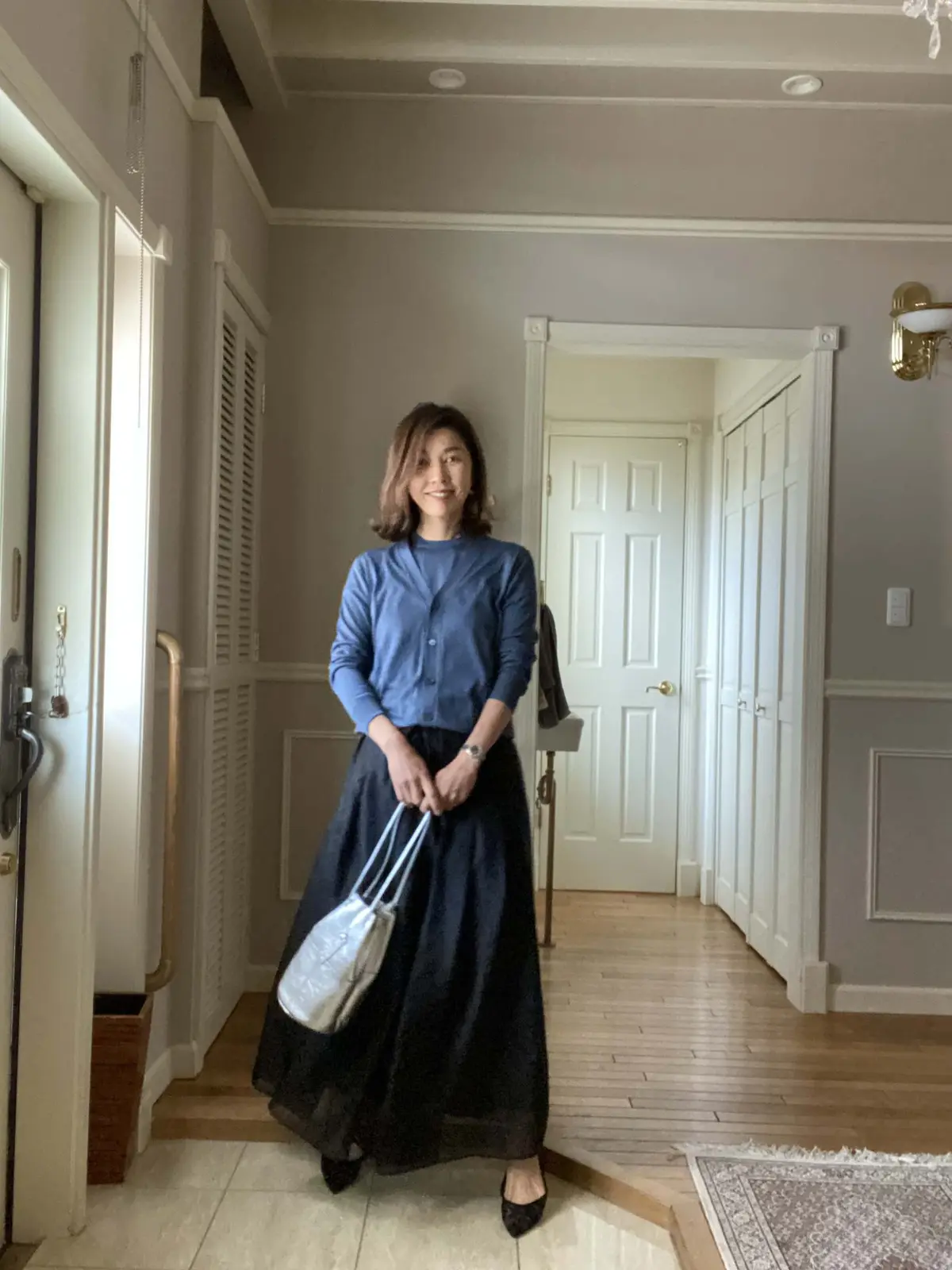 大人フェミニン黒スカートの画像_2