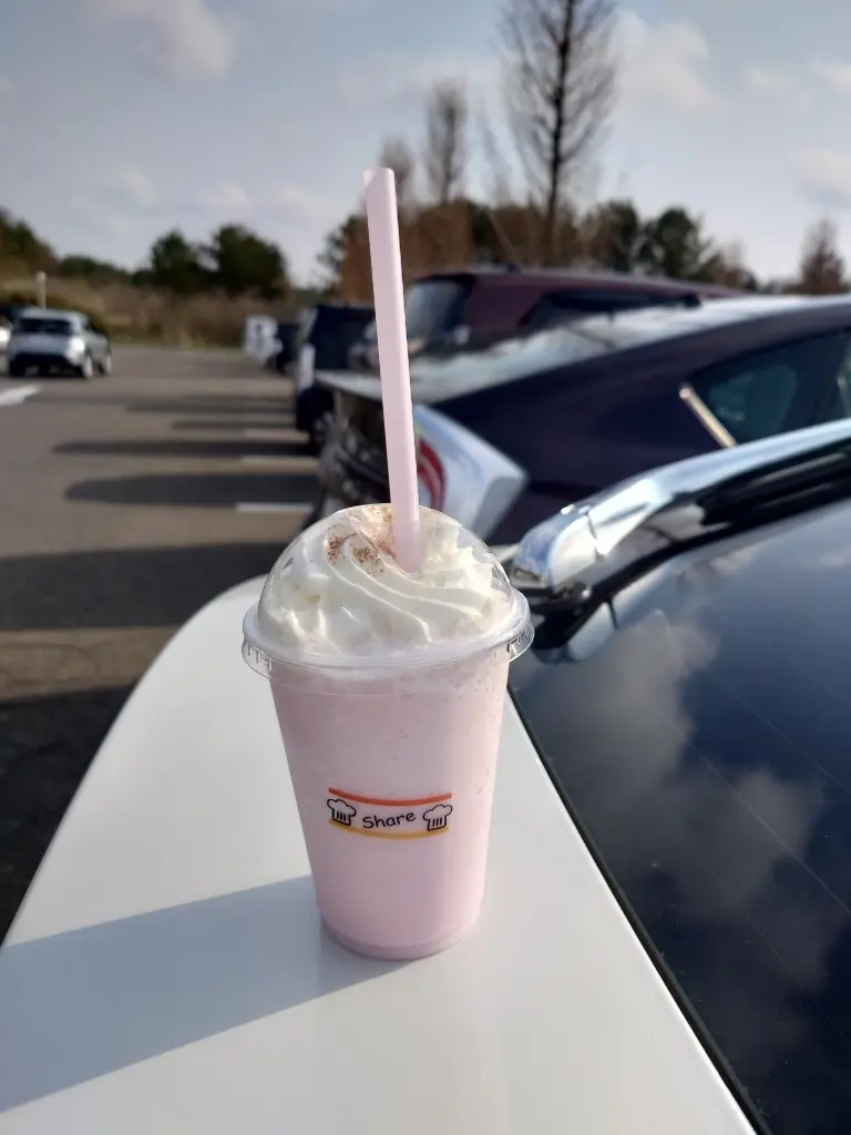 大潟村道の駅のさくらラテ