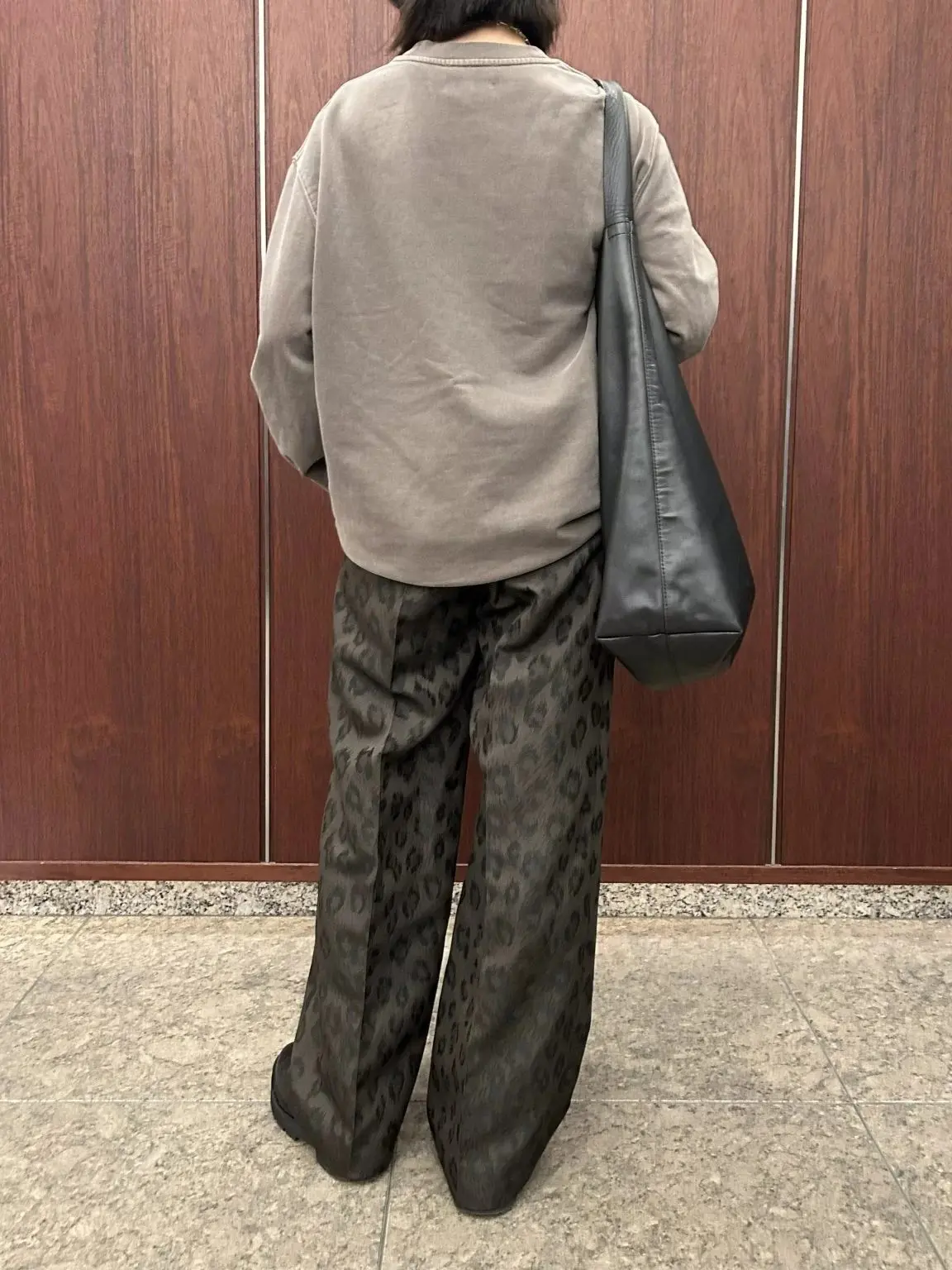 着回しがきく冬の柄パンツをスタッフの私服の画像_7