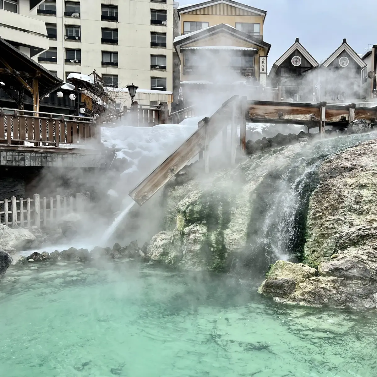 群馬県の草津温泉湯畑