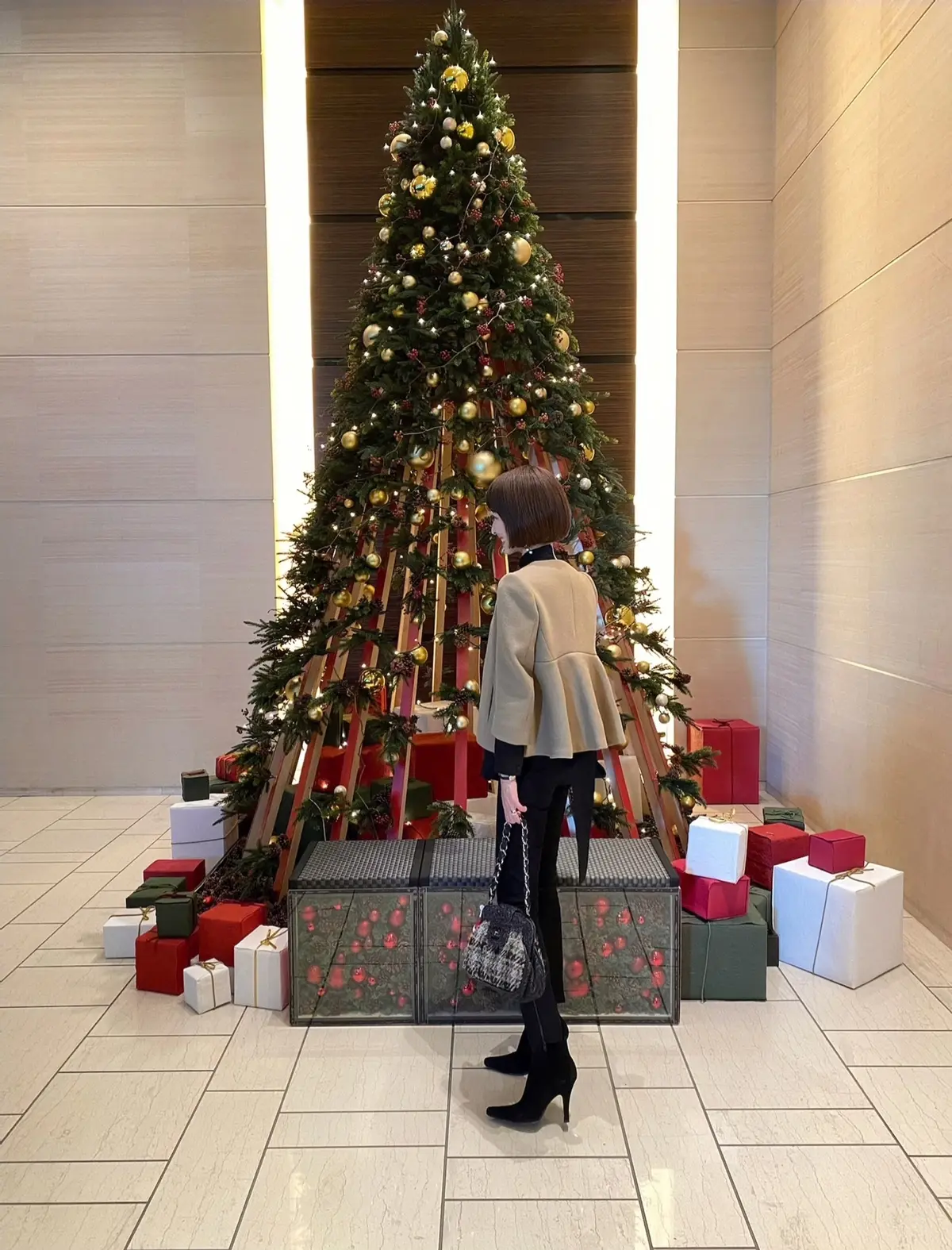 キャメル×ブラック綺麗目コーデの画像_8