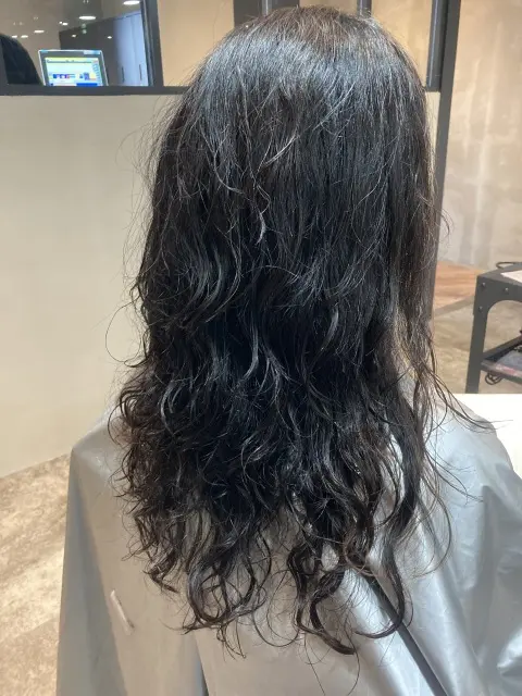 カールが毛先に向かって出来上がりました。