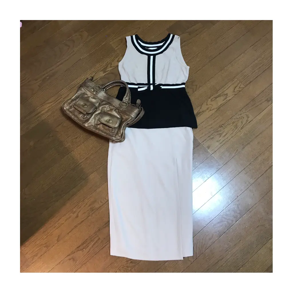 ブラック、ベージュできれい目コーデの画像_4