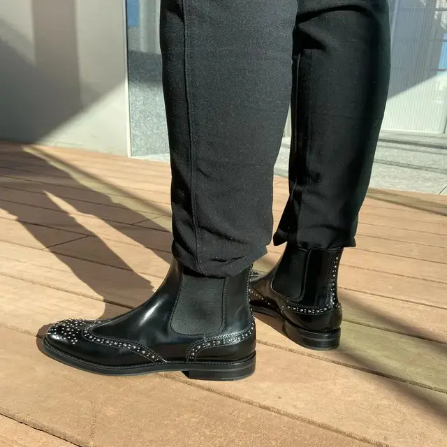 チャーチの「ケツビー メット」ブーツ