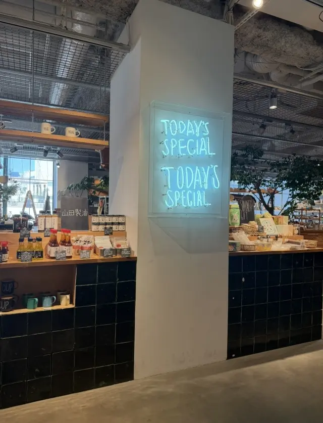 夏、大好きなブラックワンピースで毎日がスの画像_2