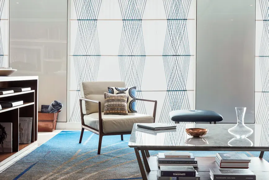 50代　おすすめ　大人のひとり旅　クルーズ船　豪華客船　バイキング・エデン　船内各所には北欧の家具やモダンアートが