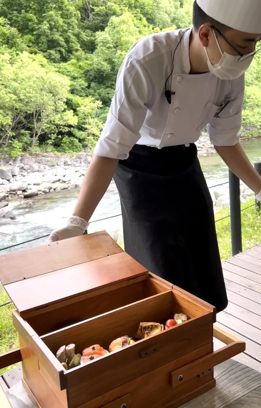 奥入瀬渓流ホテル　渓流テラスで朝食