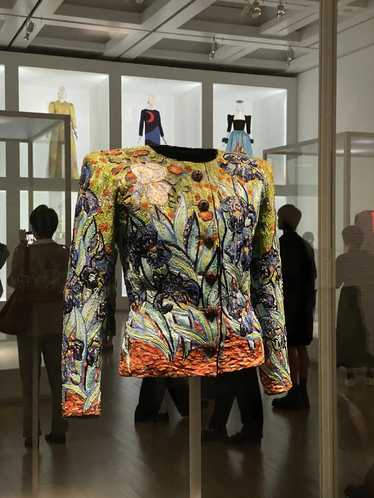 イヴ・サンローラン展