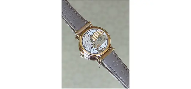 シンプルさが今の気分にマッチ。 念願かなってこの春手もとに 『パテック フィリップ カラトラバ』 （Etsuさん）