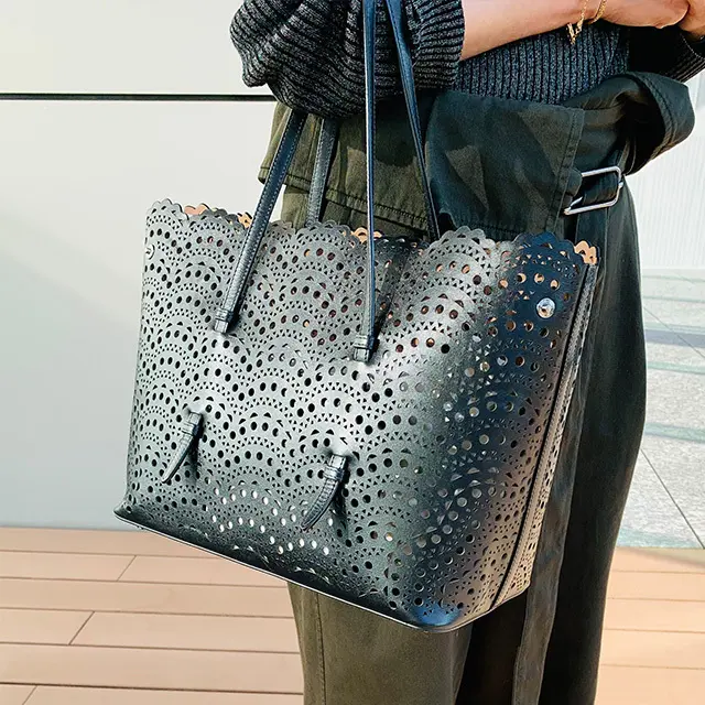 アライアの「MINA 20 トートバッグ」（編集SH）