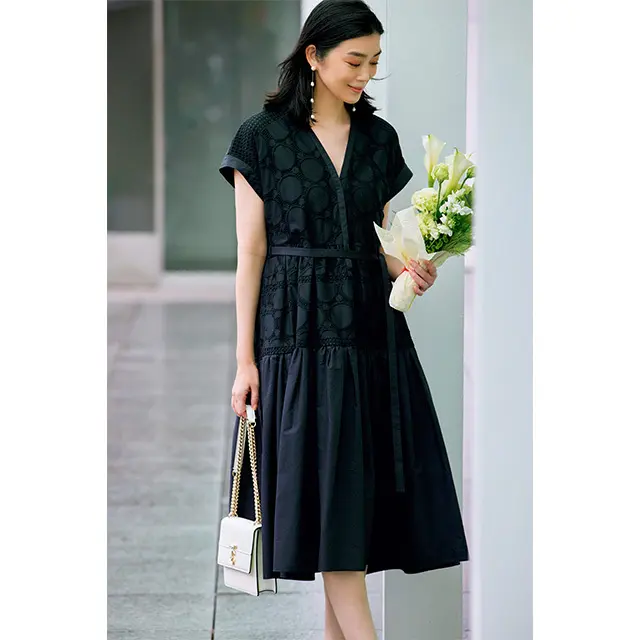 特別な日を絵にする 　夏のリトルブラックドレス