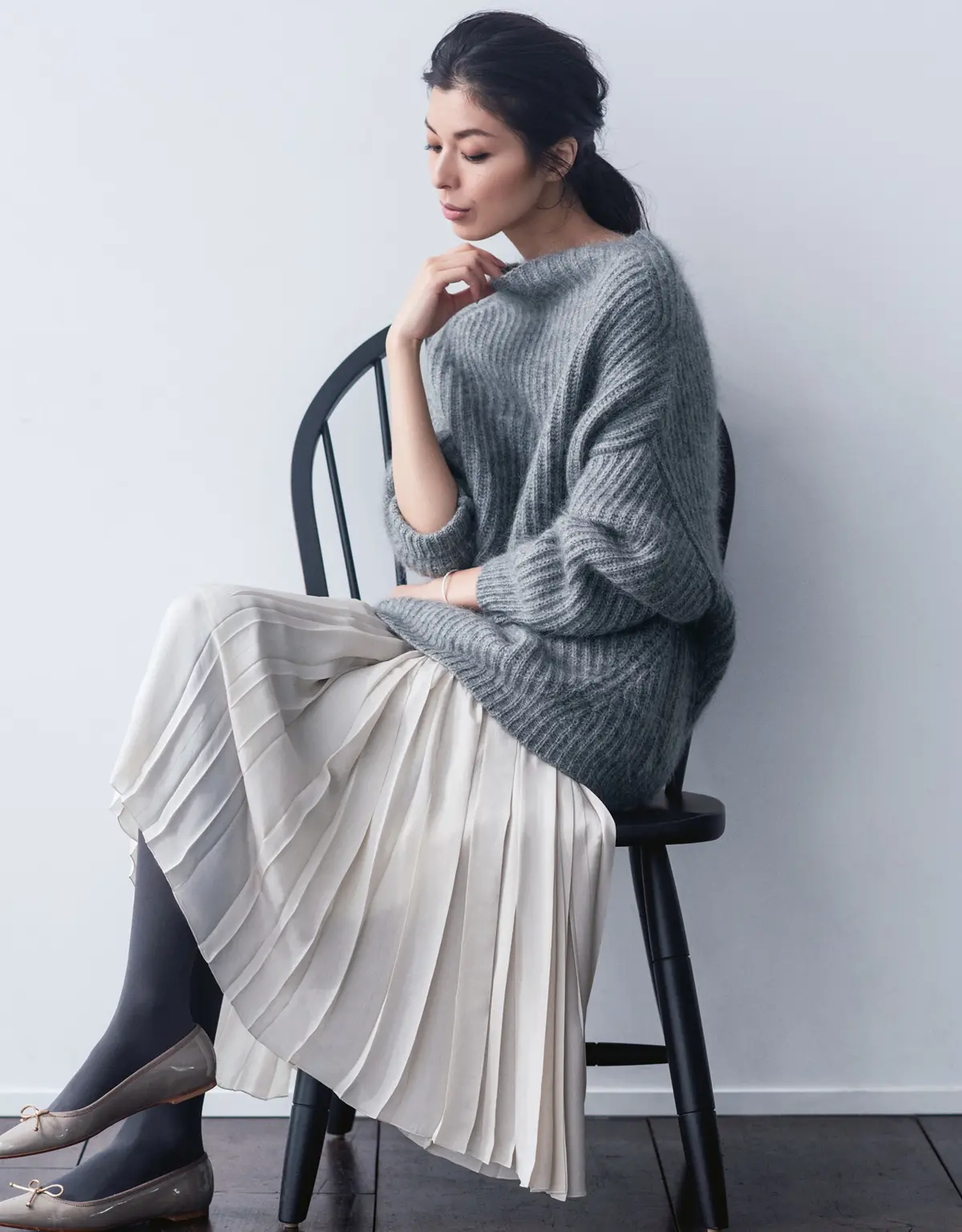 「品格グレー」ニット 五選の画像_2