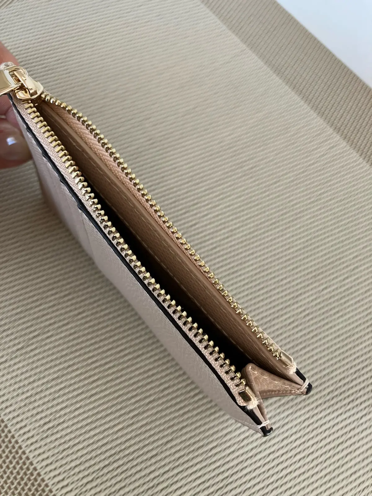 FURLA  フルラ　ミニ財布　小銭入れ　コインケース　高島屋　jマダム アラフィー　アラフィフ　名刺入れ　小銭入れ　ブランド財布　