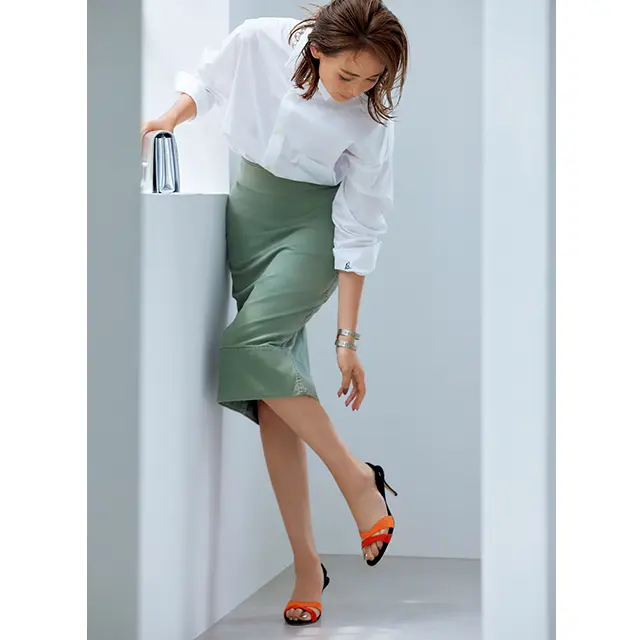 女性らしいシルエットを 鮮やか色でヘルシーに