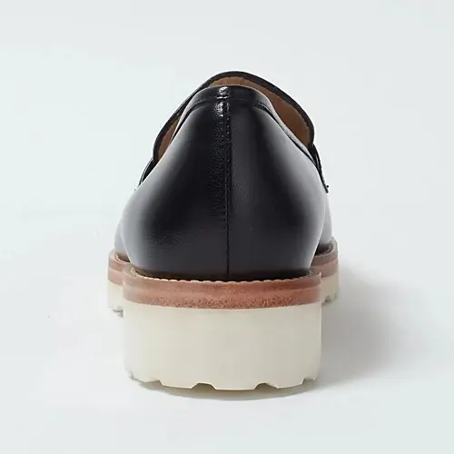 デザインも歩きやすさも抜群！「Luca の画像_2