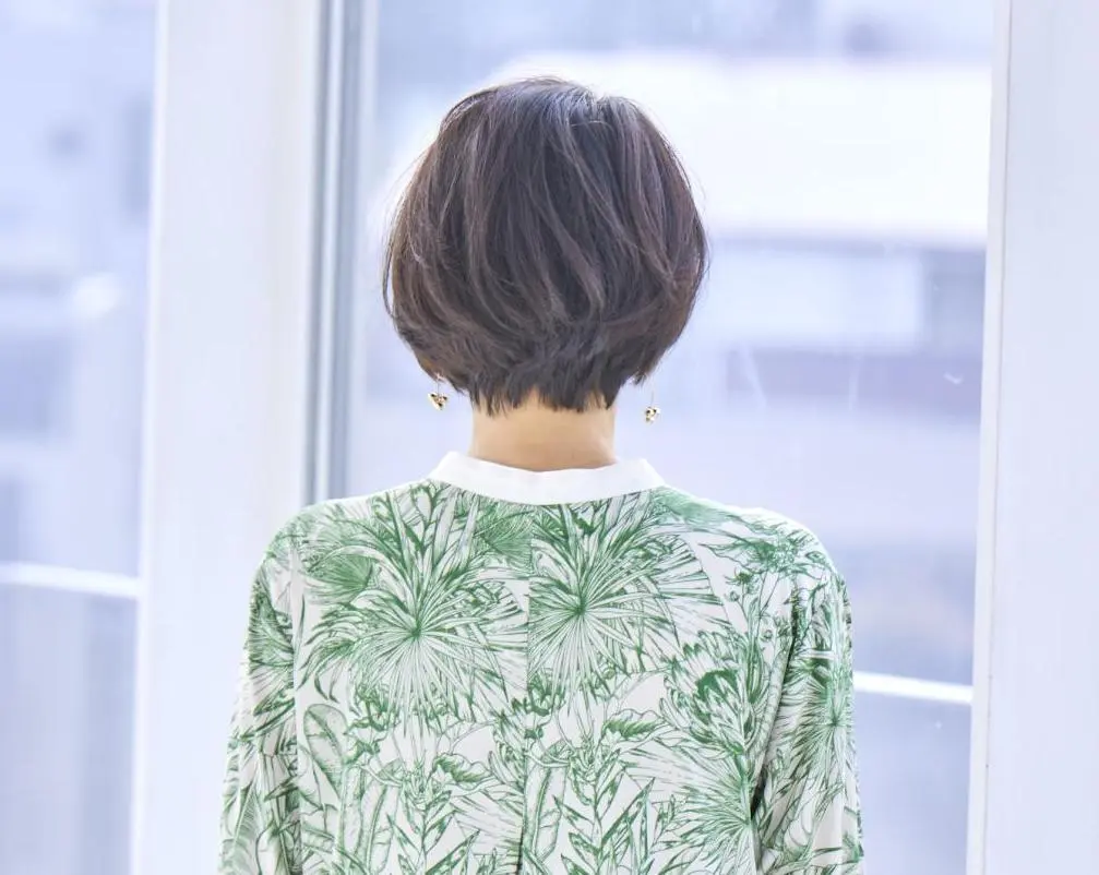 OurAge×Webエクラ  後ろから見たショートボブ　ヘアスタイル