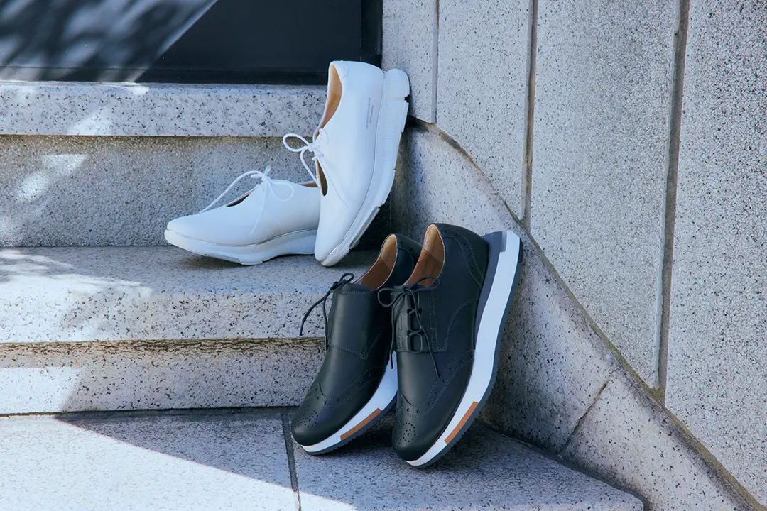 スニーカー感覚で履けるスポーティなスリッポンデザイン