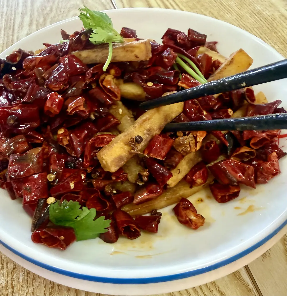 唐辛子たっぷりフライドポテト