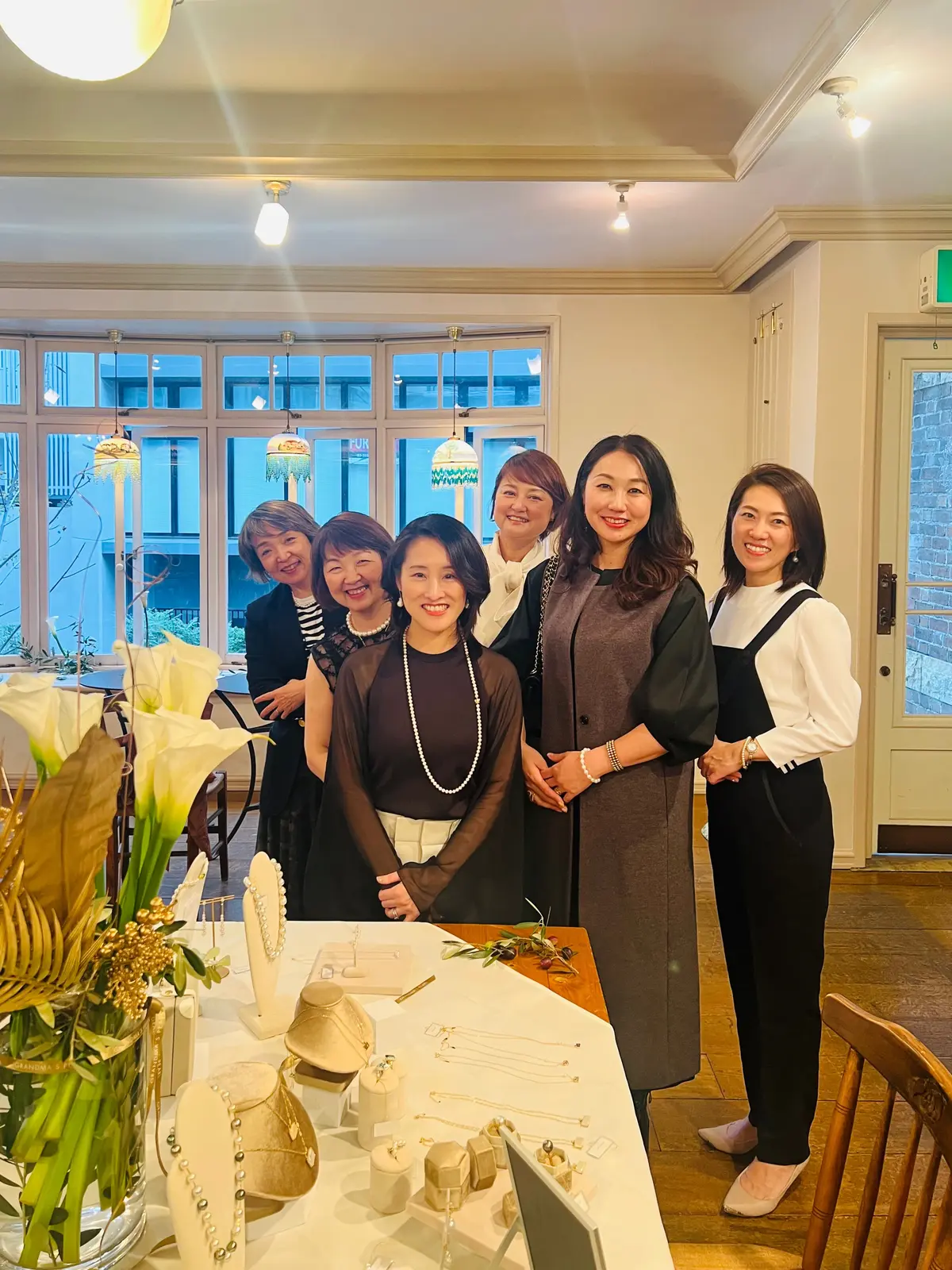 代表のようこちゃん(中央)を囲んで皆様と記念撮影！