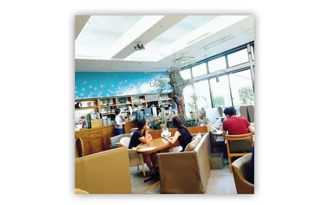 カフェやレストランなどグルメ情報も欠かせない！