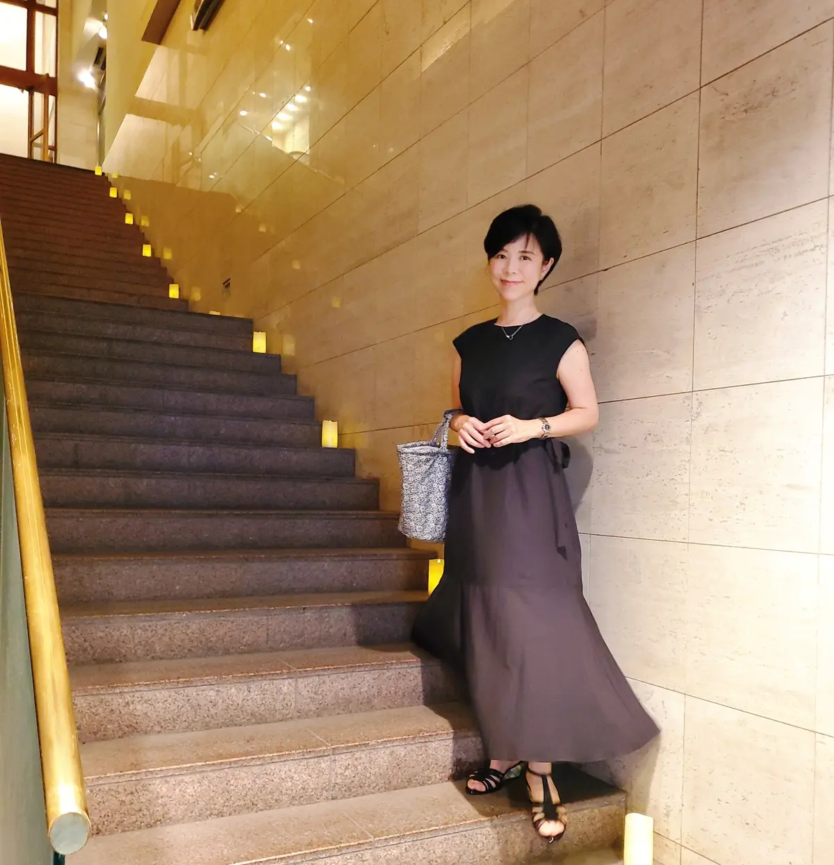 ワンピース : NATURAL BEAUTY サンダル : MODE  KAORI バッグ；OLDMAN′ S TAILOR