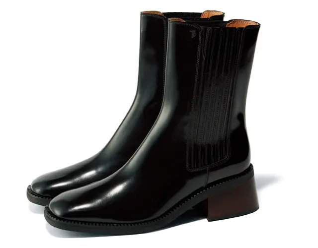 トッズのヒールありショートブーツ￥137,500／トッズ・ジャパン（トッズ）