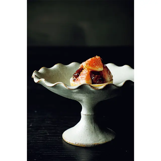最中皮にマスカルポーネと白味噌のあん、いちじく、ゲランド海 塩をのせた「一熟」
