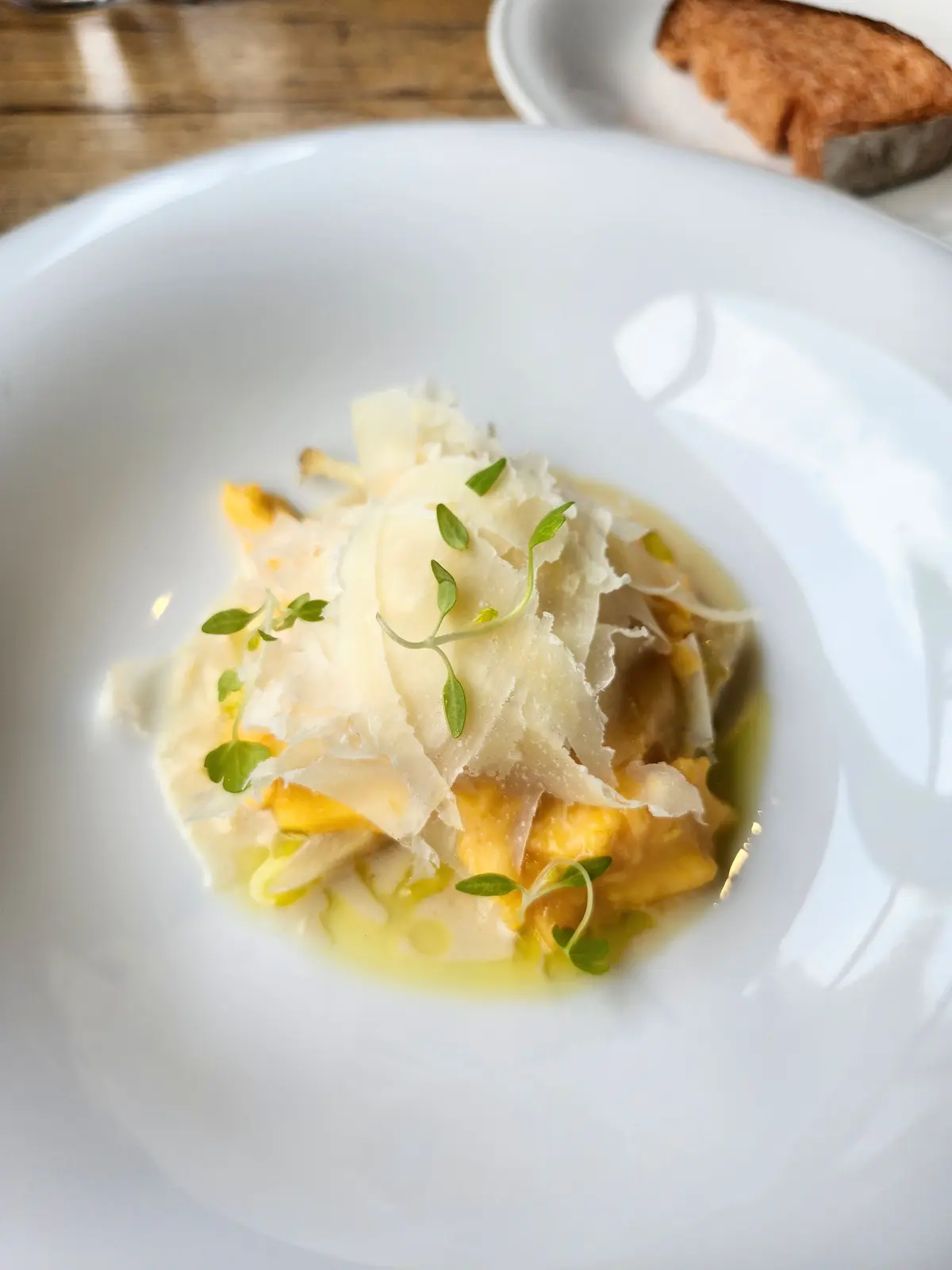 モアザングリル、新宿ランチ、MORETHAN GRILL、ザ ノット 東京新宿、40代ファッション