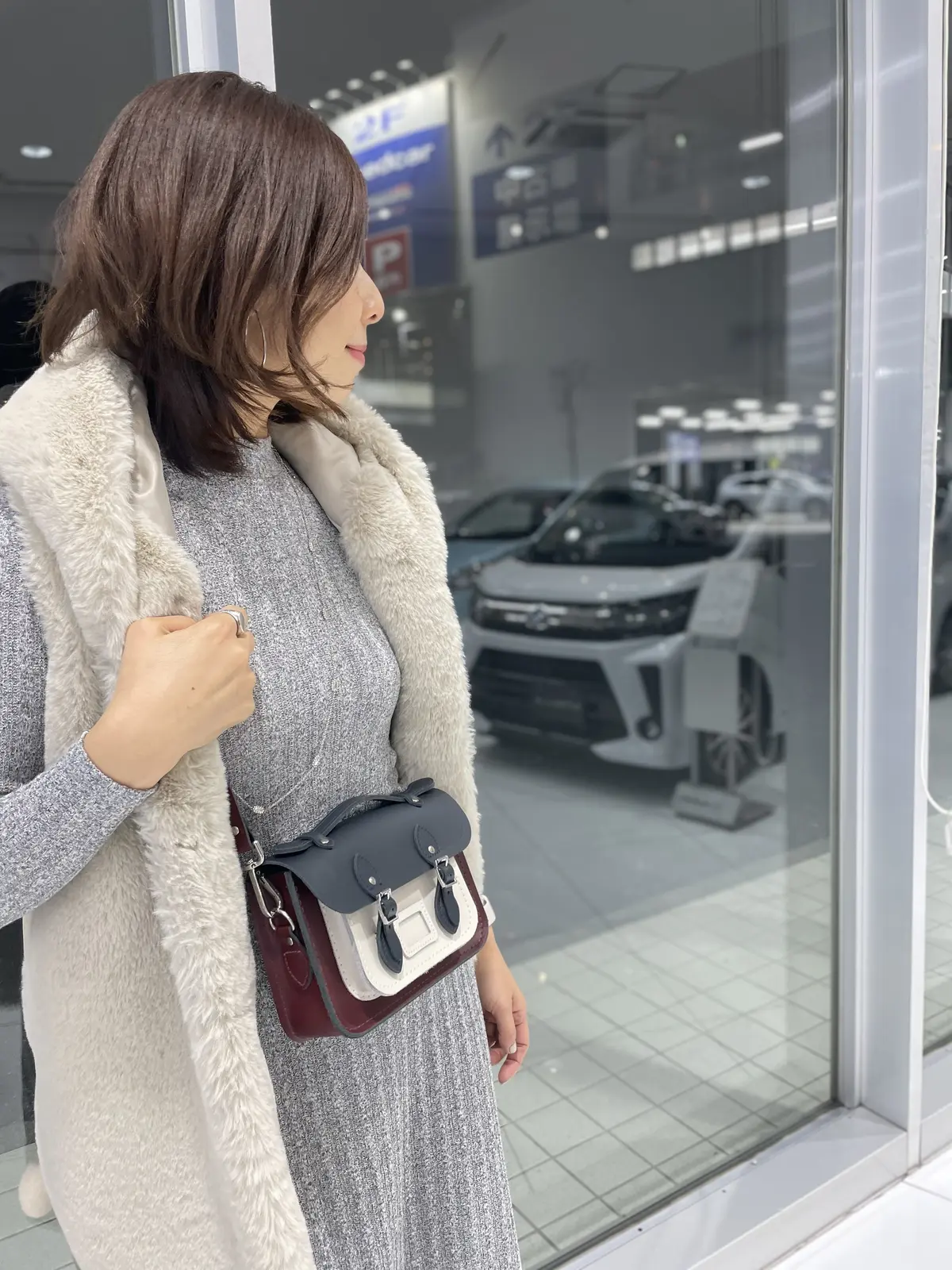 冬の淡いカラーのコーディネートの画像_2