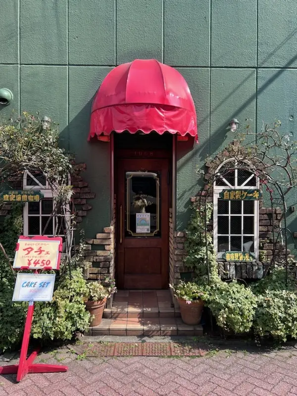 春コーデで人気急上昇中の街へ♪の画像_4