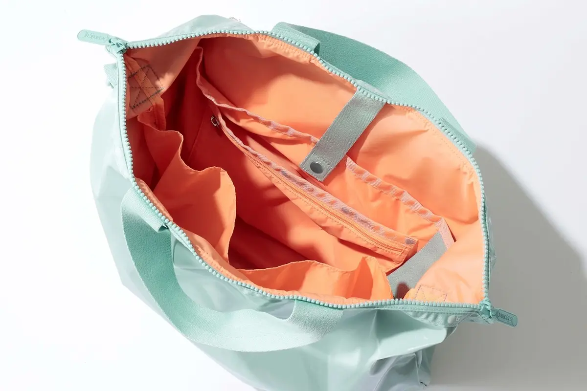 ひとりっぷ×LeSportsac レスポートサック コラボ　グッデイトート　内側