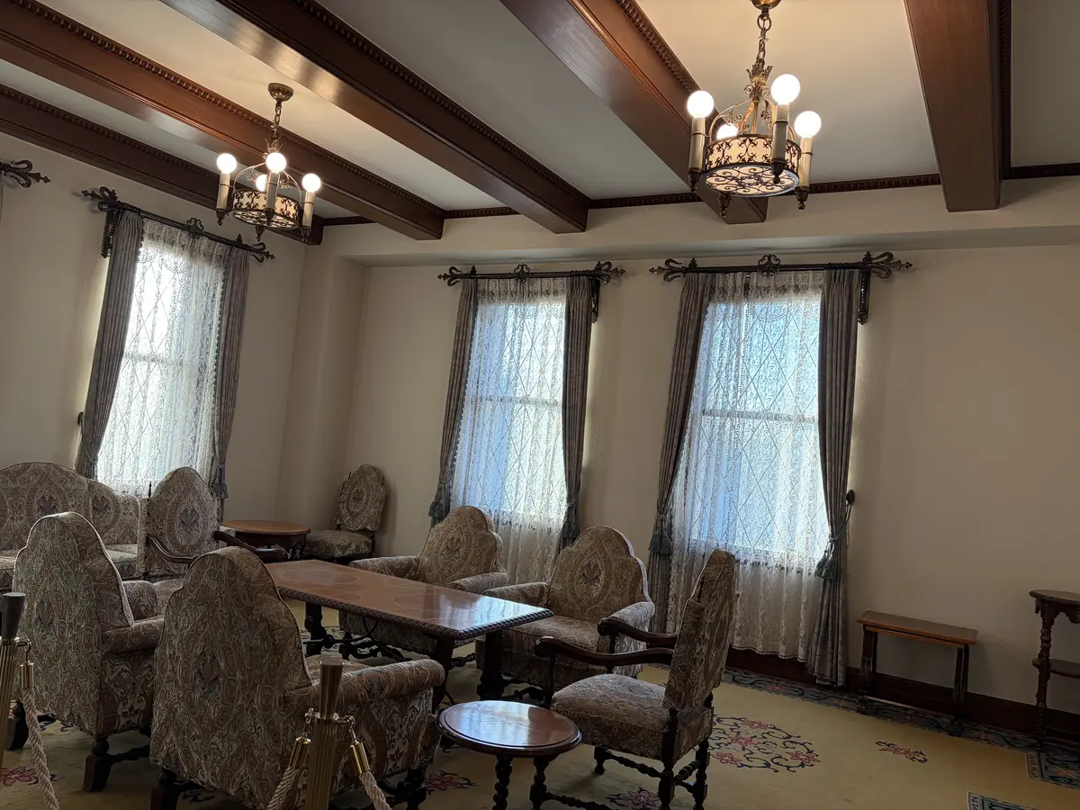 皇居の紅葉から重要文化財「明治安田生命館の画像_23