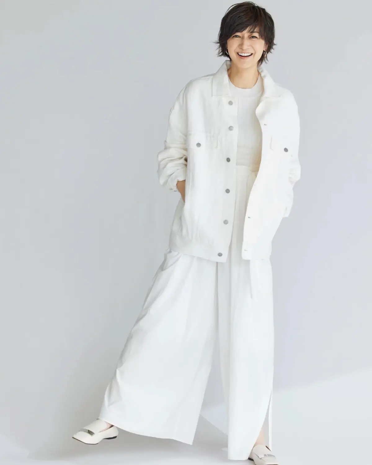 富岡佳子が着こなすヴェルスタジオのデニムジャケットコーデ