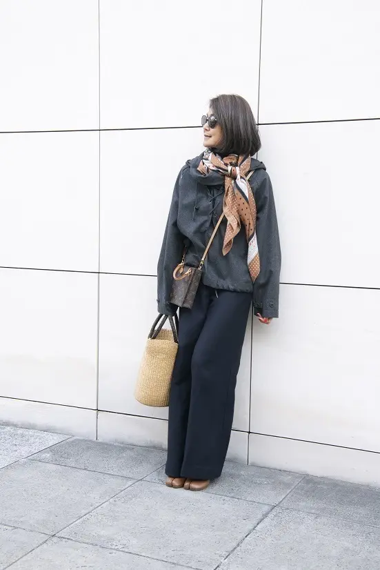 松井陽子さん　スカーフ使いの達人。躍動感と楽しさが生まれます