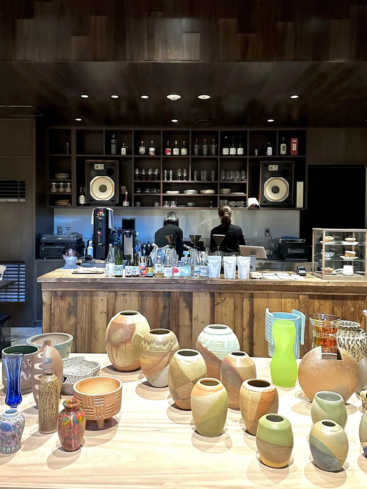 茅場町「BANK」内にあるカフェ「COIN」