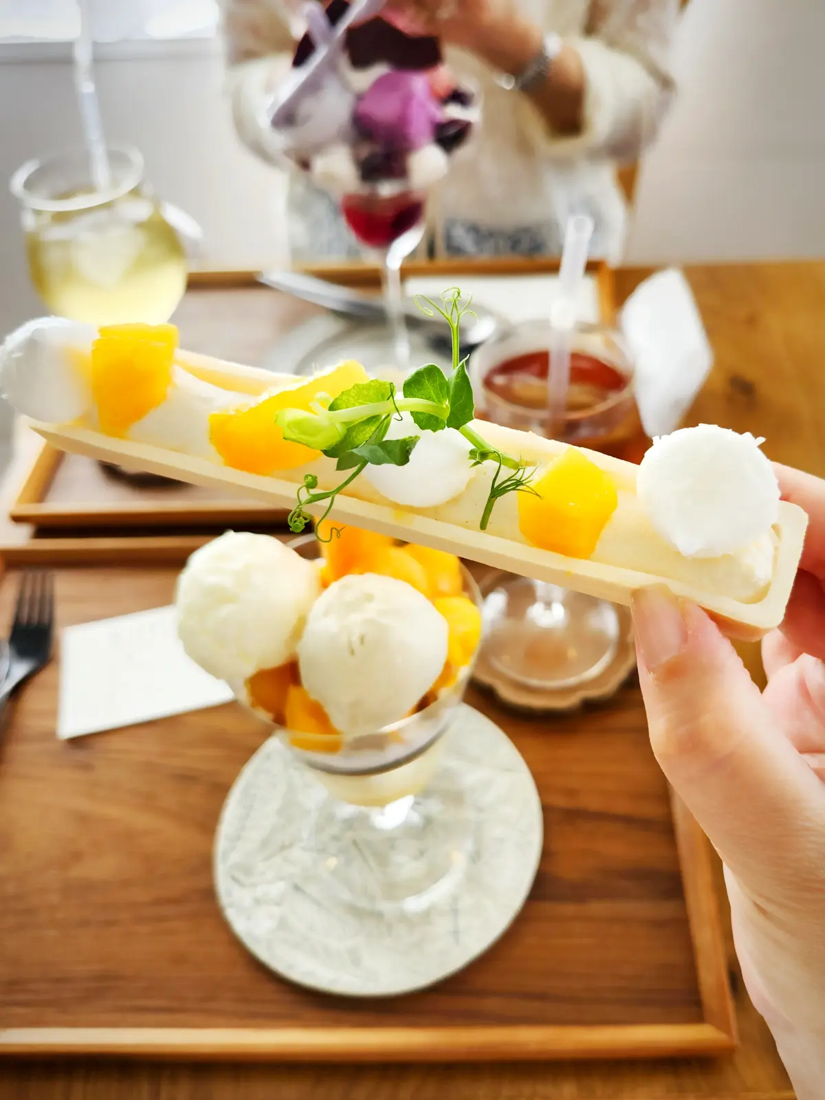 金木犀茶店、パフェ、メロンパフェ、季節のパフェ、薬膳パフェ、西荻窪カフェ、40代ファッション、西荻窪ランチ、海南チキンライス