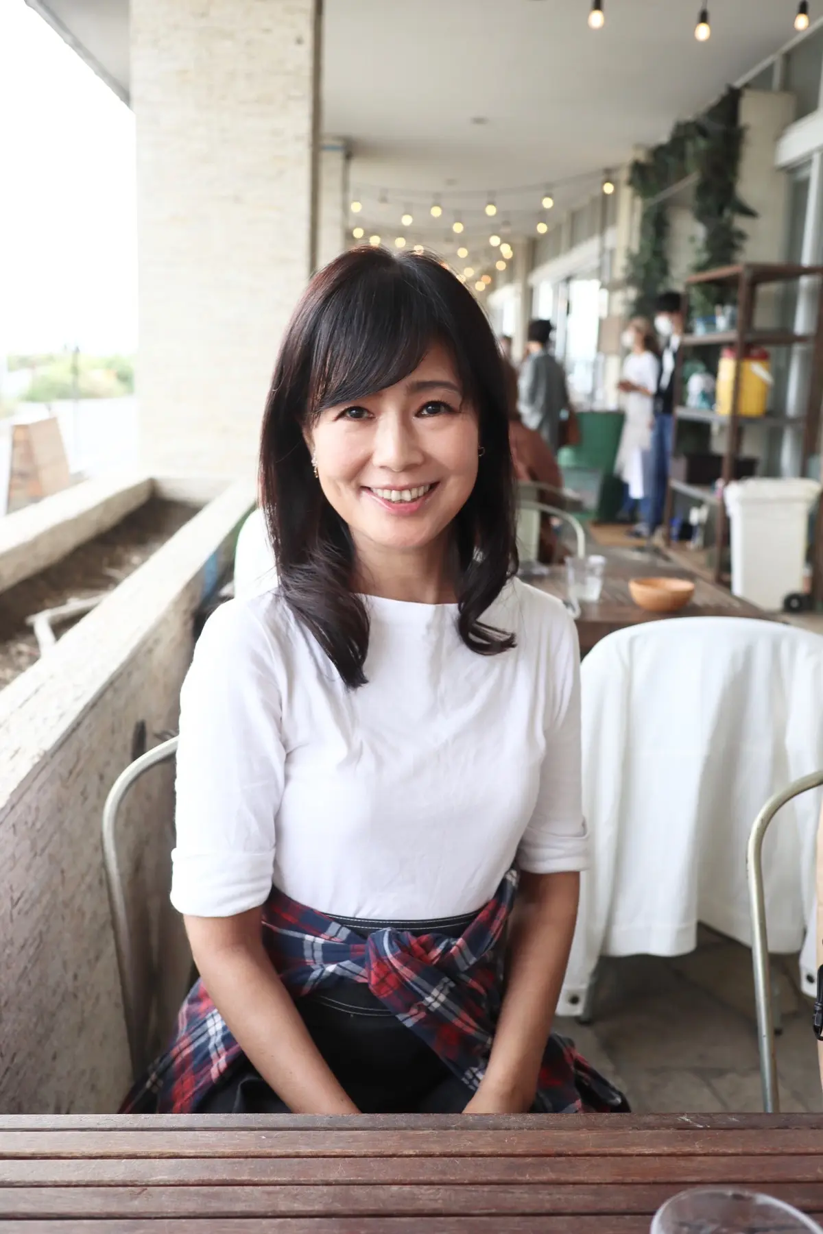 白半袖。半袖。白。五分丈袖。カットソー。Tシャツ。イトキン。オフオン。OFUON。チェック柄。チェック柄シャツ。シャツ。Right-on。ライトオン。カフェ。Southern beach Cafe。サザンビーチカフェ。テラス席。茅ヶ崎。サザンビーチ。