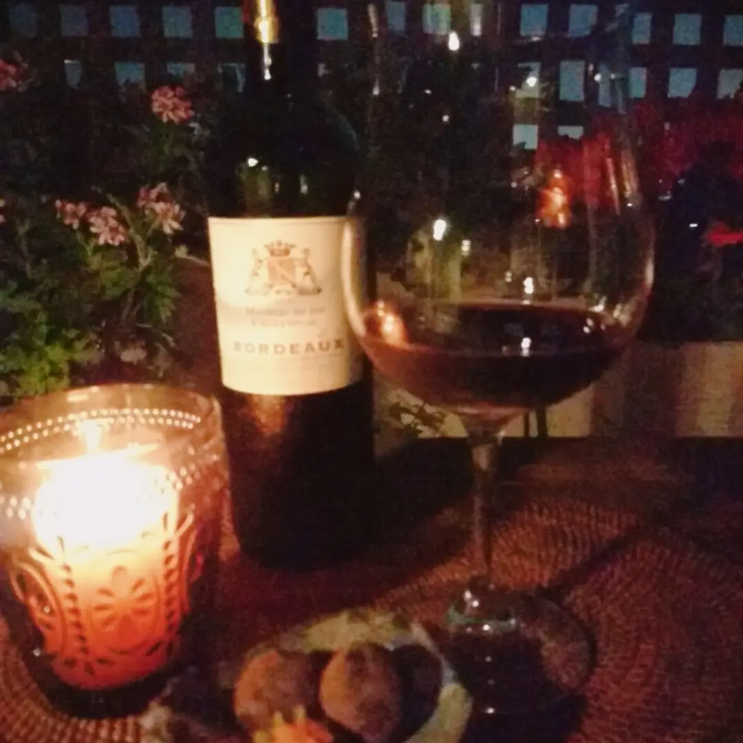 夕食後はバルコニーでのワインタイム