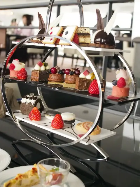 冬のアフタヌーンティー「ベリー＆チョコレートのラッキーバニーのアフタヌーンティー」withハーゲンダッツ