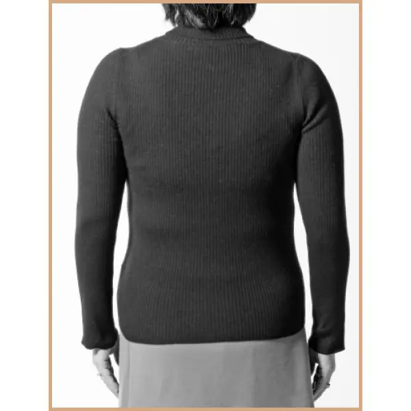 背中のはみ出し肉が