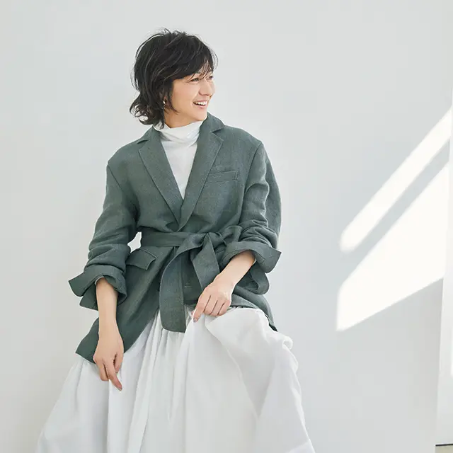 ベルトをラフに締める。この春のジャケットの 新しい着こなし方