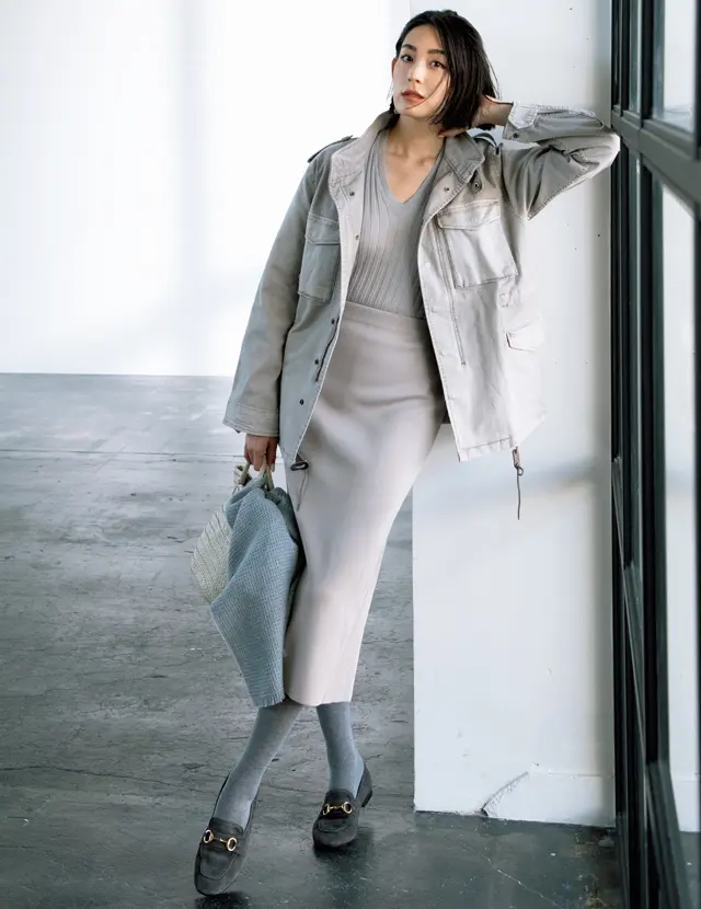 グレーとベージュの柔らかさをグレージュが引き締めて