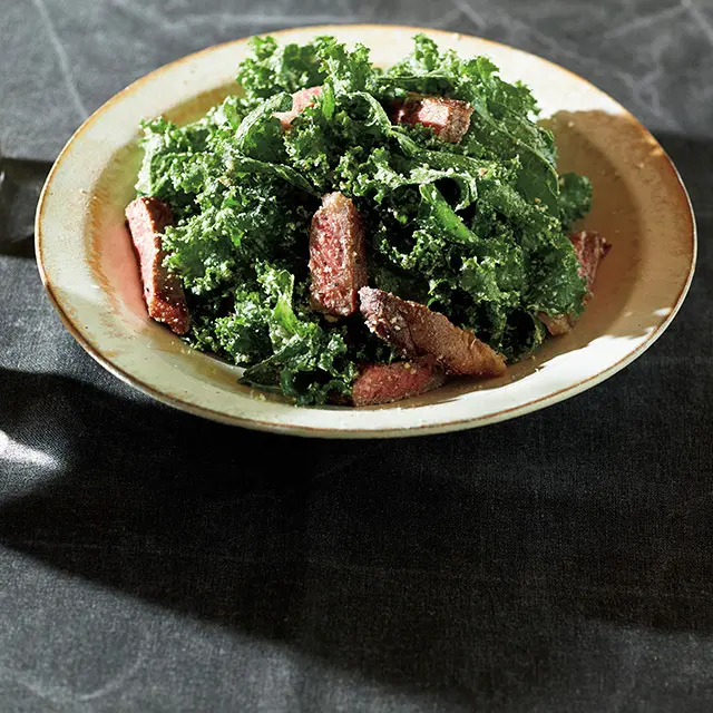 ステーキとケールのレモンサラダ